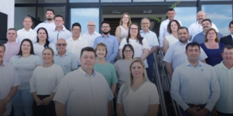 Nepotismo Descarado: O Município como Patrimônio Privado