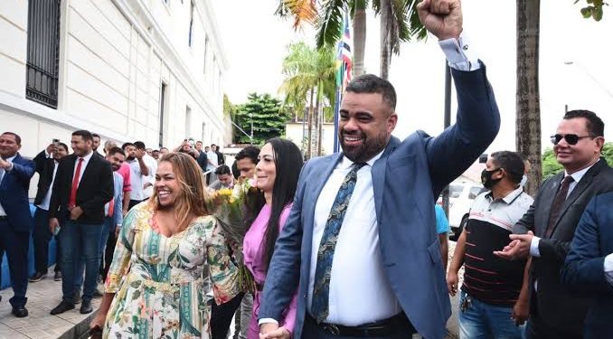 Paulo Victor é reeleito presidente da Câmara de São Luís, reforçando liderança e habilidade política