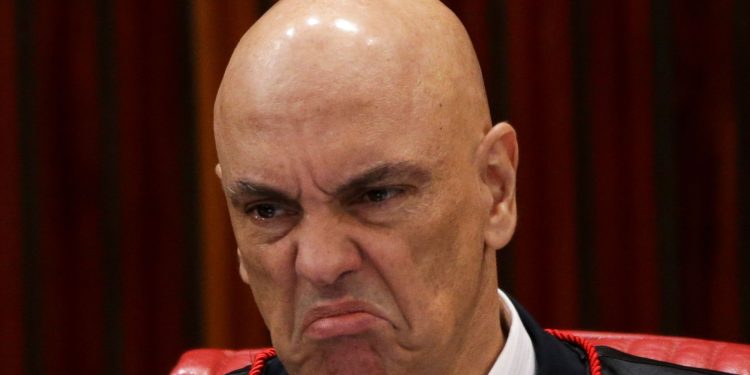 Empresa de Trump entra com processo contra Alexandre de Moraes após denúncia contra Bolsonaro