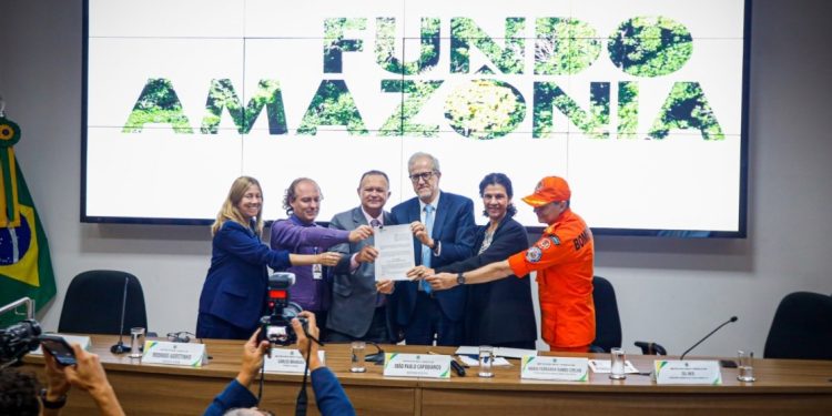 ÓTIMO PARA O MARANHÃO : Brandão assina contrato de R$ 45 milhões para reforçar combate a incêndios no Maranhão