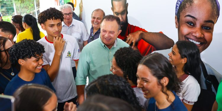 Qualifica Maranhão: Brandão leva capacitação profissional aos quatro cantos do estado