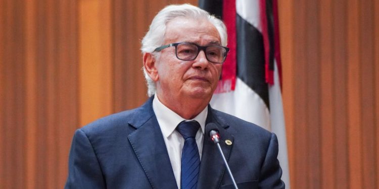 Arnaldo Melo destaca ações do Governo Brandão e convoca Assembleia a reforçar combate à pobreza no Maranhão