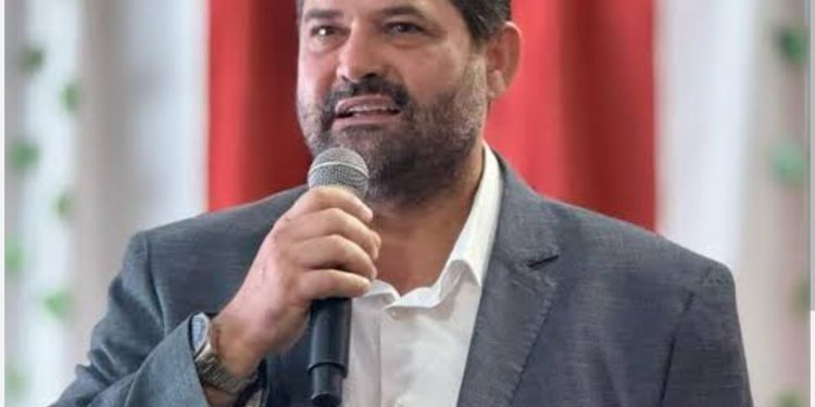 Justiça cassa prefeito e vice por abuso de poder político