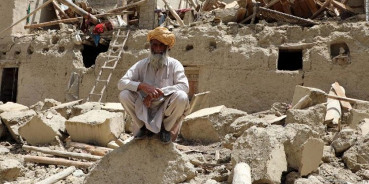 Terremoto de 6.0 atinge o Afeganistão e deixa mais de 600 mortos