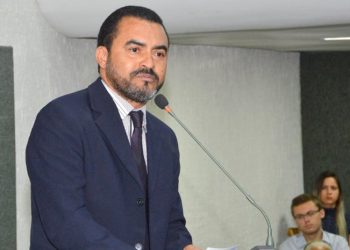 Governador do Tocantins é afastado do cargo por suspeita de desvio milionário de emendas parlamentares