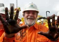 Gás, diesel e gasolina sobem em 1º de janeiro: governo Lula transforma população em fonte de lucro