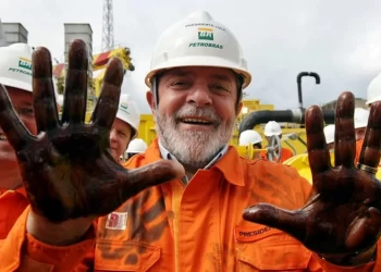 Gás, diesel e gasolina sobem em 1º de janeiro: governo Lula transforma população em fonte de lucro