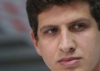 Prefeito João Campos leva filho de procuradora do TCE-PE do 63º ao 1º lugar em concurso público