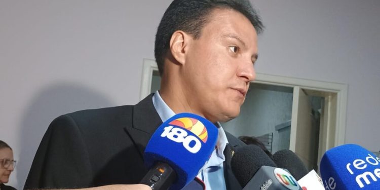 Camarão vira pó eleitoral e dissolve nas pesquisas com 3,8%, aponta Econométrica