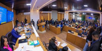 Câmara de São Luís coloca contas de Edivaldo e Braide sob escrutínio público.