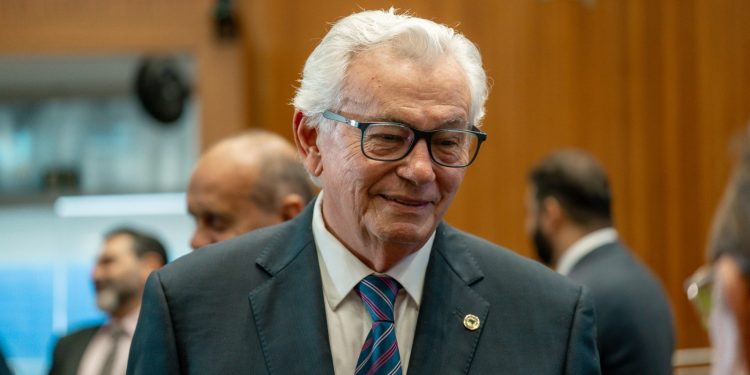 Economistas ganham reconhecimento na Assembleia em sessão proposta por Arnaldo Melo