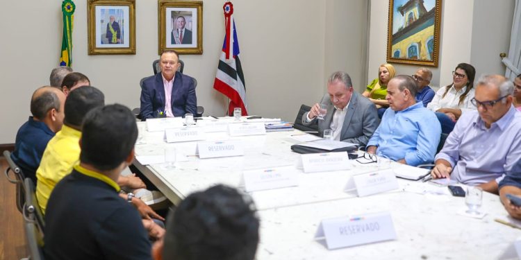 200 PREFEITOS CHANCELAM A AGENDA MUNICIPALISTA DE CARLOS BRANDÃO