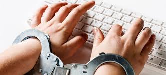 A patologia da toga democrática: quando a caneta de um juiz vira instrumento contra o jornalismo