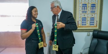 Campeã brasileira de Jiu-Jitsu, Izabella Vitória agradece apoio de Arnaldo Melo após conquistar dois ouros em Fortaleza