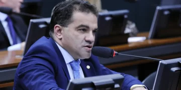 Deputado é alvo da PF por suspeita de desvio de emendas