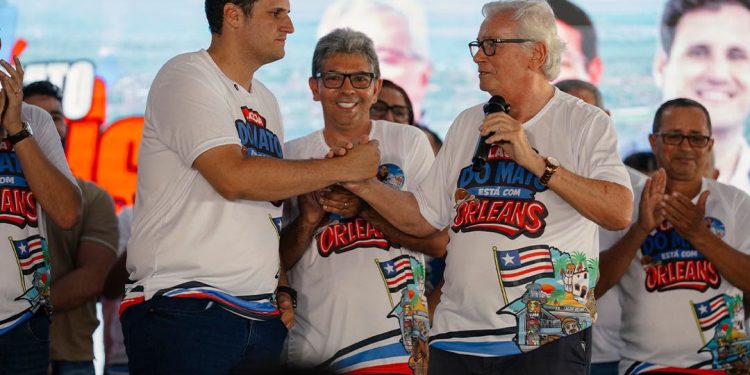 Orleans Brandão mobiliza apoiadores em Lagoa do Mato ao lado de Arnaldo Melo e Vinícius Ferro