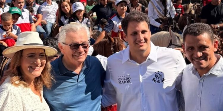 Sertão no Coração: Arnaldo Melo prestigia a 34ª Vaquejada de Colinas, que celebra tradição, cultura e a força do Maranhão