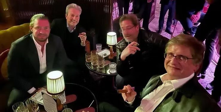 Foto no telefone de Daniel Vorcaro mostra Paulo Gonet fumando charuto com ex-banqueiro em Londres