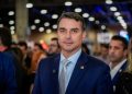 Tirou boas notas? Flávio Bolsonaro quer pagar alunos para ensinar colegas