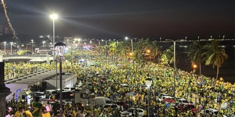 VÍDEO : O MARANHÃO SAI DO VERMELHO: MULTIDÃO EM SÃO LUÍS MOSTRA A FORÇA DA DIREITA NA DISPUTA PRESIDENCIAL