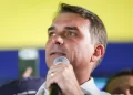 Plano de  governo de Flávio Bolsonaro desmonta boatos sobre fim do Bolsa Família, do SUS e  programas socias.
